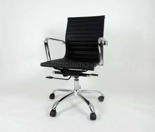 15 Cadeira sevilha Diretor A Cadeira Sevilha Diretor é uma autêntica office chair, elegante e super confortável, se adequa a qualquer ambiente, ela não é aquela cadeira que toma toda a atenção do