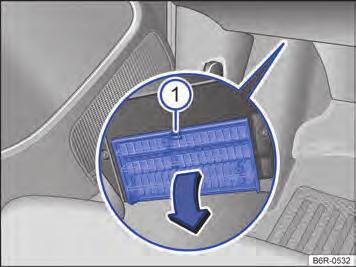Fusíveis do veículo Observe e no início desse capítulo na página 166. Fig. 117 No lado do condutor embaixo do painel de instrumentos: abrir a cobertura da caixa de fusíveis.