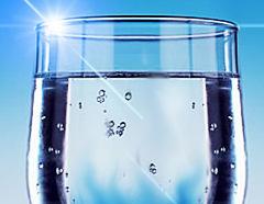Água potável é saúde Água Potável é aquela que é limpa e transparente, não contém micro-organismos nem substâncias que possam transmitir