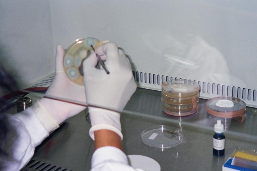 Requisitos gerais de competência para laboratórios de ensaio e calibração - NP EN ISO/IEN 17025-2005 A acreditação constitui o reconhecimento