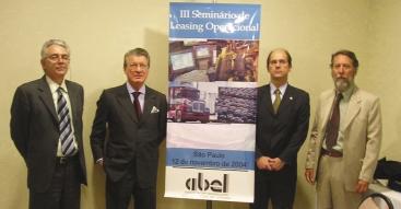 Seminário ABEL promove o terceiro seminário de Leasing Operacional terceiro seminário de Leasing Operacional, realizado em São Paulo, em novembro, promoveu amplo debate entre representantes da