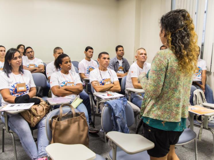 PROGRAMAS OCUPACIONAIS Programa de Controle Médico de Saúde Ocupacional - PCMSO Conhecimento especializado nas particularidades da construção civil; Atendimento integrado com a área assistencial e