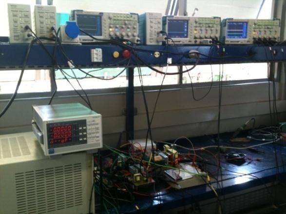 CAPÍTULO 5: Resultados de Simulação e Experimentais 66 indutores e capacitores utilizados são