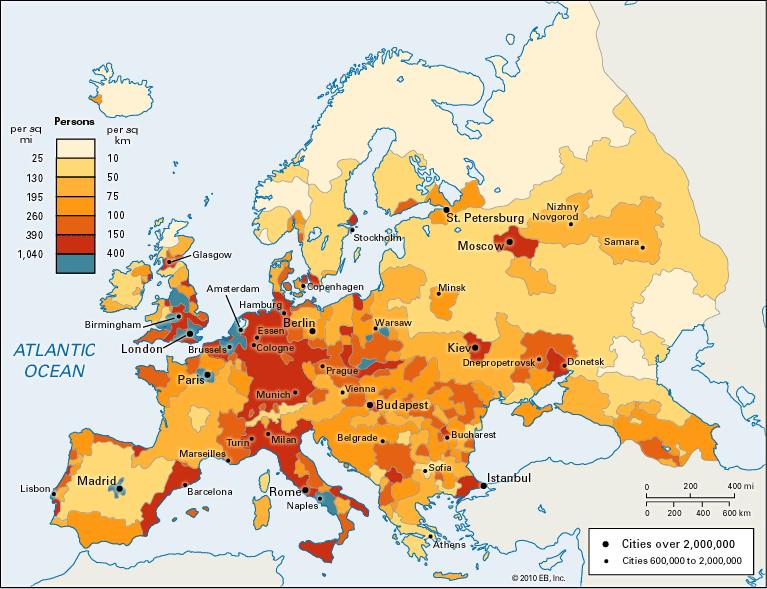 População: 741,4 milhões (2016) Os vazios demográficos citados ocorrem no norte da Europa, fator provocado pelo clima As regiões mais povoadas do continente se encontram na