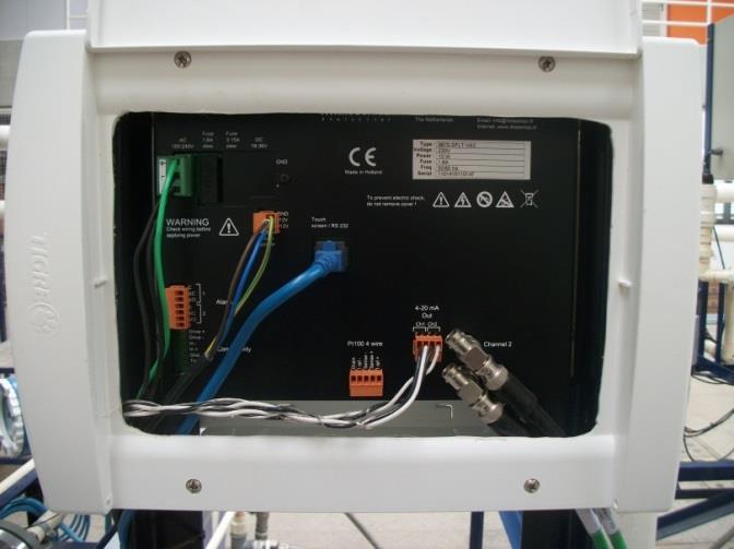 O equipamento Rhosonics é constituído de sensores, uma sonda emissora de ultrassom e outra receptora.