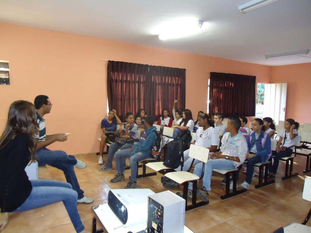 Figura 2. Ciclo de debates, Escola Estadual Deputado Simão da Cunha, Contagem MG.