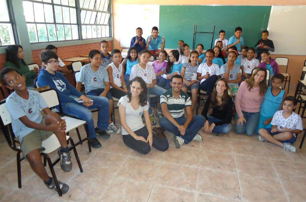 Nessa linha de pensamento, a abordagem interativa e informal a respeito das possíveis formas consensuais de solução de litígios no âmbito das instituições de ensino - a exemplo da mediação escolar e