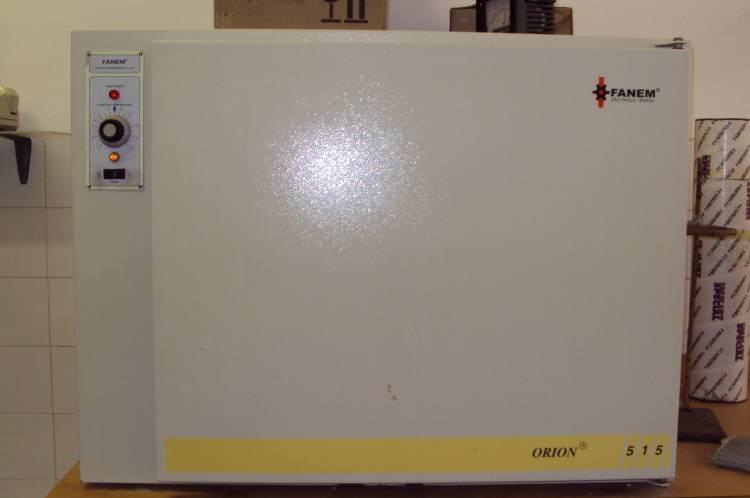 Para secagem das amostras foram utilizadas estufas (Figura 12) com temperatura em torno de 45ºC.