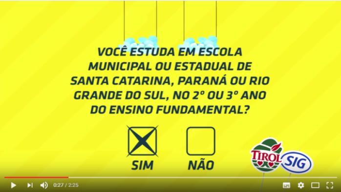 Imagens extraídas de vídeo publicado na página do projeto Em outro momento da gravação, a criança é recomendada a falar com o