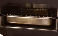 Interior do forno em inox com bandeja inox com 365x330x58 mm e grelha para assados com 330x330mm.