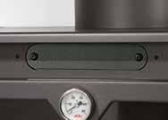 Horno con termómetro de 500ºC para controlar la temperatura. Oven with thermometer of 500ºC for controlling the temperature.