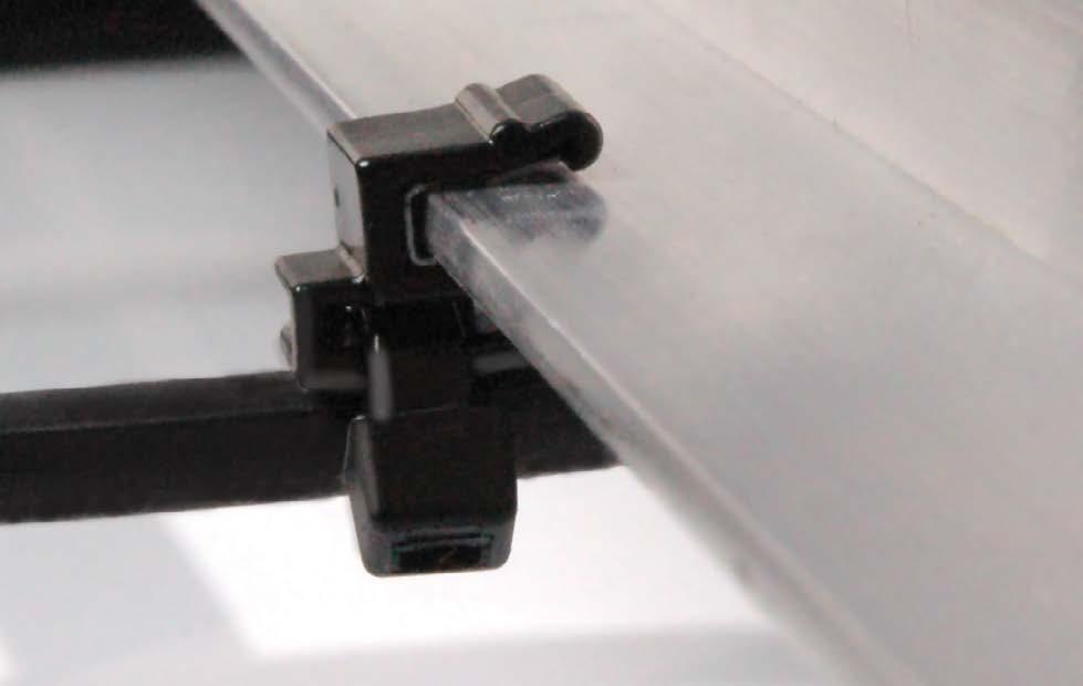 due Clips Solares Polyamide 6.6 high impact to a metal or plastic frame rail edge, o modified, heat stabilized, UV minate the need Conjunto for mounting de Edge holes.