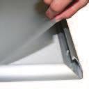 5 Anadia Double-Sided Doppelseitiger Rahmen aus eloxiertem Aluminium für Deckenmontage. Optimale Grafikerhaltung durch Antireflexionskunststoff. Indoor-Bereich.