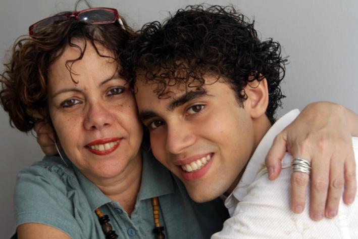 Rocha Junior (Tibaji), coordenador do curso de teatro da universidade. Além disso, palestras vêm sendo proferidas pelas Mães pela Igualdade em várias partes do país.