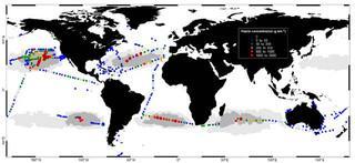 Lixo marinho ilhas de plástico Kg/km2 Foram identificadas milhões de partículas de plástico que flutuam e se acumulam à volta dos cinco grandes giros existentes nos oceanos mundiais (Atlântico Norte,