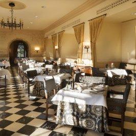 A cozinha do Parador Os espaços são perfeitos para almoços ou jantares de negócios