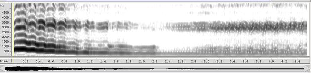 A partir da análise do gráfico LTAS da escala do trecho 03 é possível verificar que os traçados não configuram de forma clara a presença do formante do cantor.