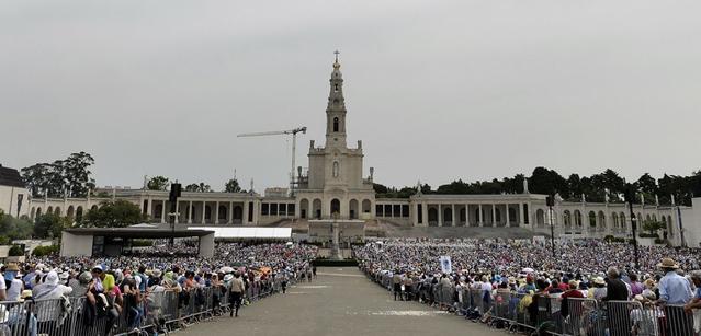 Ela afirmou ser a Senhora do Rosário e então pediu que ali fosse construída uma capela em sua honra.