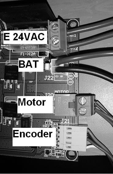 Selector (SEL1) Alimentação: Ligar o 24V (Numero 4) do selector ao 24V (Numero 1) da placa; Ligar o V (Numero 1) do selector ao GND (Numero 2) da placa.