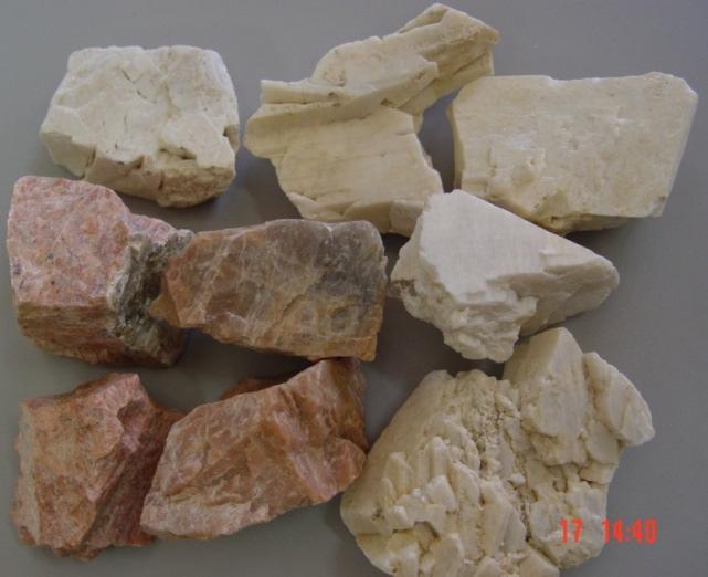 FELDSPATOS PROPRIEDADES: brilho, cor, fratura, clivagem, dureza, forma