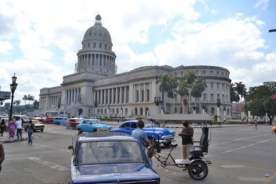 O primeiro período de independência foi caracterizado pela corrupção, regime repressivo e baixas condições de vida da população.