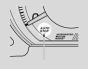 Oprirea motorului la ralanti Indicatorul de oprire a motorului la ralanti Acest indicator clipeşte mai rapid în timpul opririi la ralanti, în următoarele condiţii.