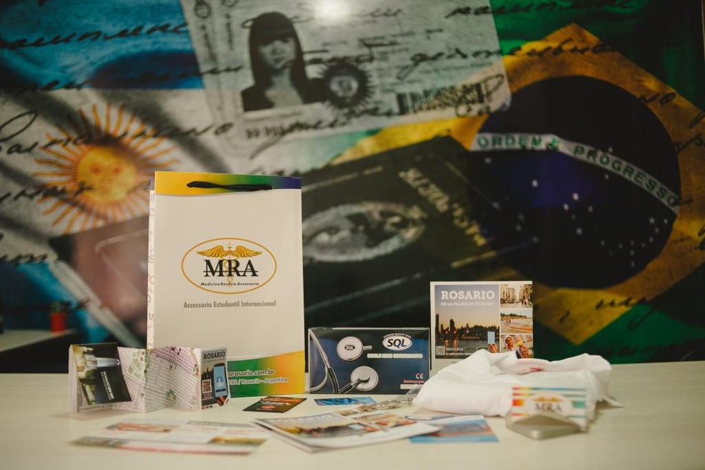 KIT DA EMPRESA PARA NOSSOS CLIENTES MRA brinda aos clientes do PLANO MASTER um KIT com itens básicos para estudantes de Medicina.