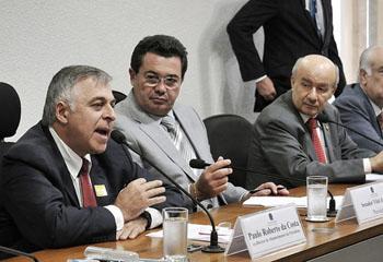 14/05/2014 É instalada a CPI da Petrobras no Senado, presidida pelo senador Vital do Rêgo (PMDB-PB) 19/05/2014 Paulo Roberto Costa é solto após decisão do