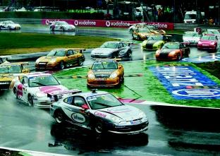 MONZA Em Monza, os treinos com pista seca permitiram aos 911 GT3 alcançarem as maiores médias horárias da história da Porsche Carrera Cup.