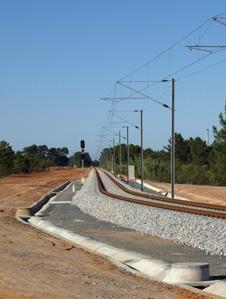 1ª fase da modernização da Raquete de Sines concluída A REFER concluiu no último mês a 1ª fase da modernização da raquete de Sines, que vai permitir melhorar o serviço ferroviário em toda a zona