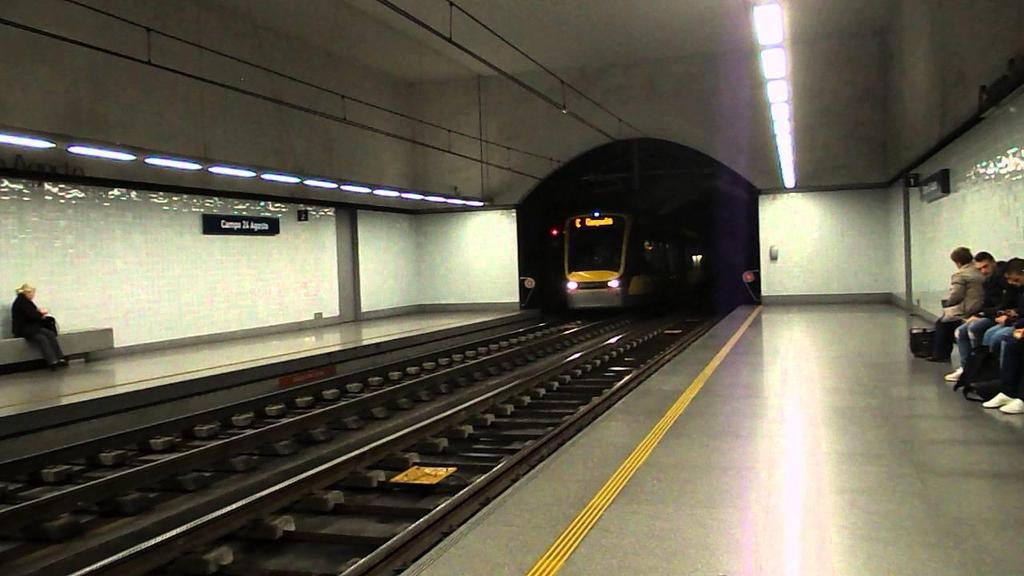 Metro Ligeiro do Porto - Estação Campo 24 de Agosto, PORTUGAL TRANSMETRO (Metro do Porto) 2005