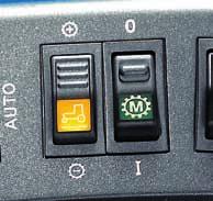 A ligação inteligente entre a transmissão e o motor Ligando o comando do motor à transmissão Auto Command nos modos de condução e de tomada de força, obtém-se o máximo desempenho de forma totalmente