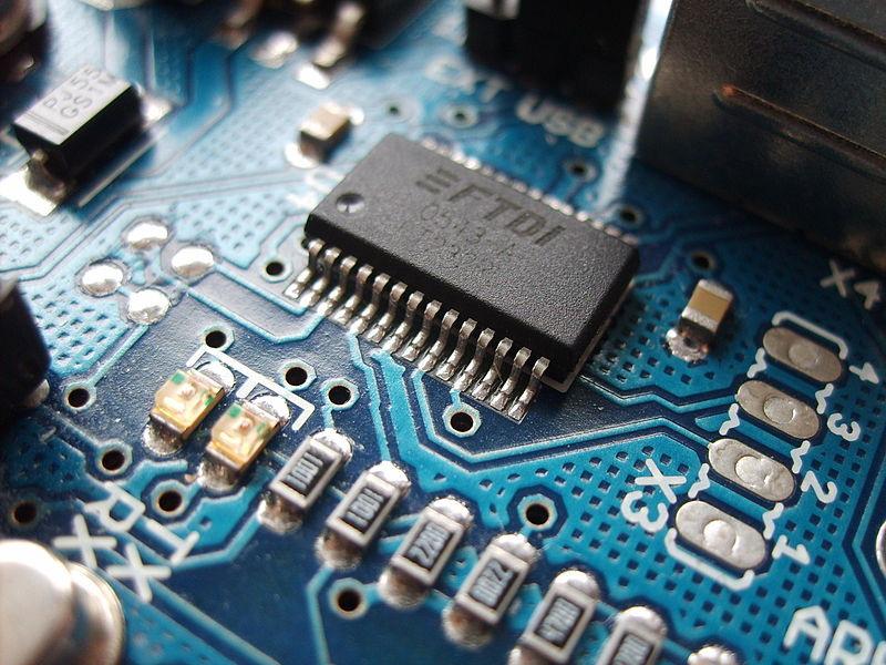 Equipamentos Eletrônico são compostos por componentes que fazem parte de qualquer circuito elétrico ou eletrônico e que estão interligados entre si.