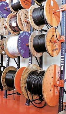 Suportes para bobinas Permitem a armazenagem de elementos cilíndricos (bobinas de cabos, papel,