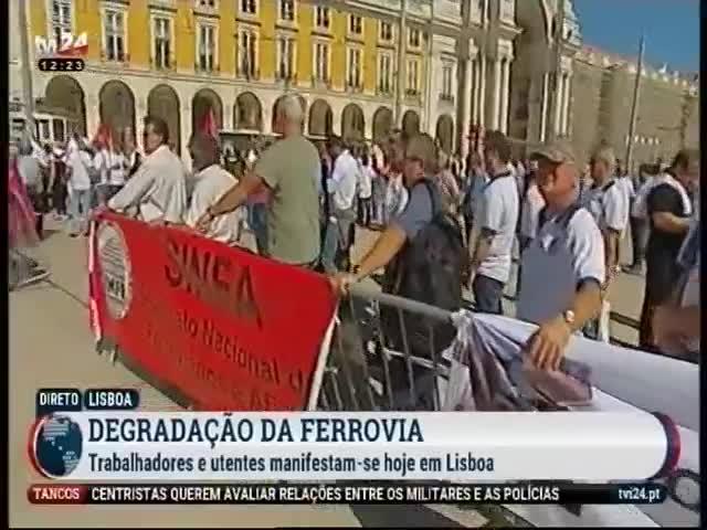 12:22 Manifestação contra a