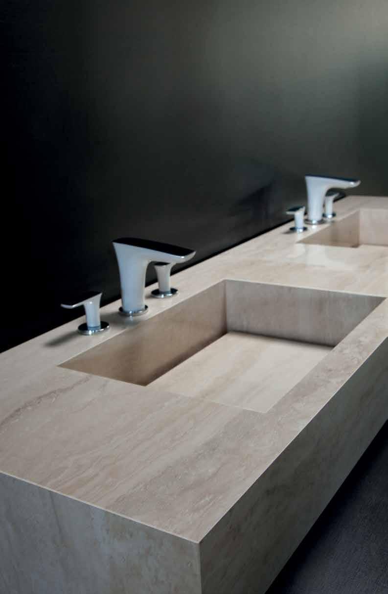 blocco. Blocos em porcelanato, criados a partir do conceito cuba transição apoio, compõem uma solução versátil de mobiliário para banheiros.