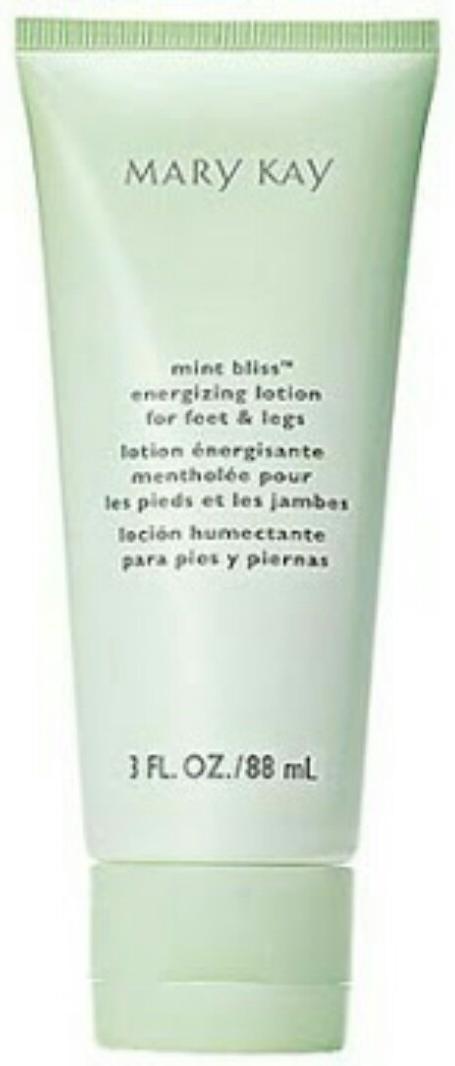 Linha Corporal Loção Energizante para os Pés e Pernas Mint Bliss Uma fórmula de menta refrescante que ajuda a aliviar o cansaço dos pés e pernas. Perfeito para aqueles dias de longas caminhadas.