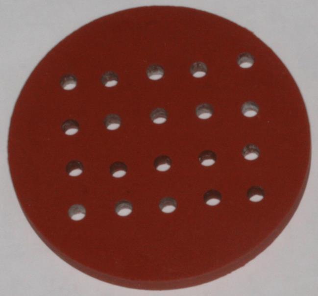 27 Para a confecção das amostras foram utilizadas duas matrizes especiais de borracha perfuradas, mostradas nas figuras 1 e 3.