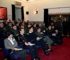 Bem-vindo a Bordo Curso de Promoção a Oficial General 2011-2012 Os alunos do Curso de Promoção a Oficial General visitaram o Instituto Hidrógráfico (IH) no passado dia 29 de fevereiro.
