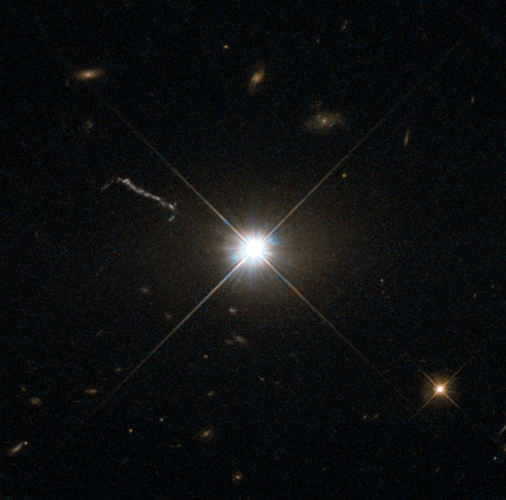 Quasares O primeiro quasar a ter seu espectro identificado foi 3C 273, pelo astrônomo holandês Maarten Schmidt em 1963. Ele está a aprox.
