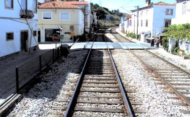 Compareceram no local os Bombeiros de Mangualde, INEM de Viseu e GNR de Mangualde. Foi suspensa a circulação entre Mangualde e Contenças a partir das 14h02.