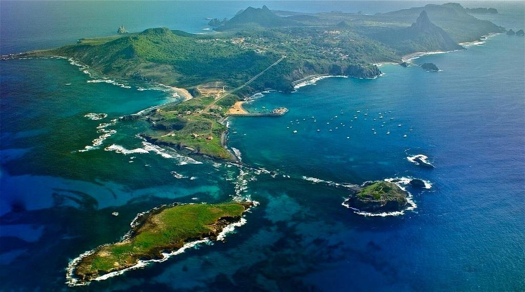 Fernando de Noronha Fernando de Noronha Laboratório para novas tecnologias e desenvolvimento sustentável Integração e Avaliação de Novas Tecnologias