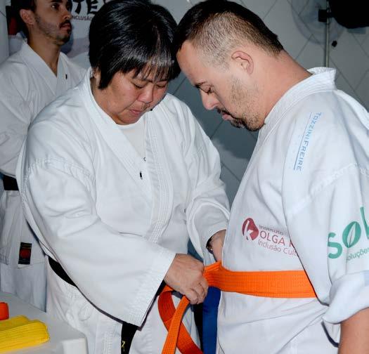 DESPEDIDA Na última oficina, os participantes fizeram uma homenagem para toda equipe.