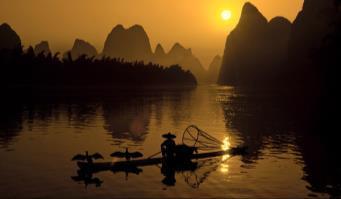 000 guerreiros e seus cavalos em tamanho natural, que foram guardiões do Mausoléu de Qin Shi Huang, o 1º imperador da China.