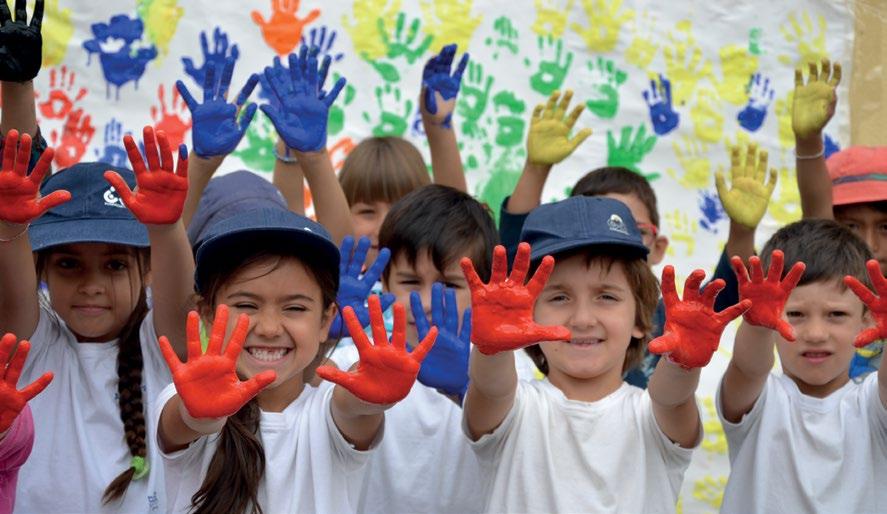 EDUCAÇÃO No primeiro dia de aulas, os alunos do 1º, 2º e 3º ciclos particparam num Peddy-paper interturmas Início do Ano Letivo