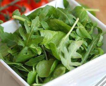 Salada verde de rúcula e agrião
