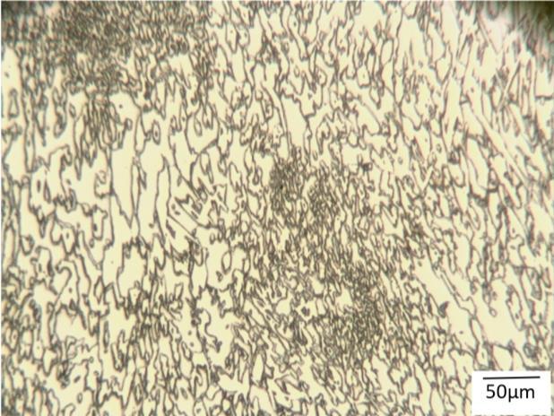 101 Figura 60 - Microscopias ópticas das ligas sem tratamento térmico Austenita (γ) 1 1 M7C3 NbC Dendrita de Austenita (γ) 2 1 2 2 Eutético (M7C3+ γ) (a) FFCr0%Nb STT (b)