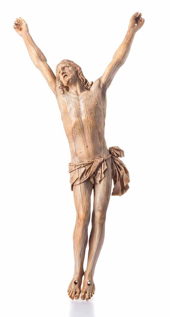 536 - Grande Cristo em marfim Francês, séc.xix, escultura em marfim, Cristo representado vivo, pregos nas mãos. Falta num dedo. Peso aprox.