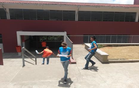 Durante esse período eles se reuniram em horário oposto às aulas, foi um período intenso de descobertas e aprendizagens, deixando-os empolgados, visto que a utilização dos recursos tecnológicos