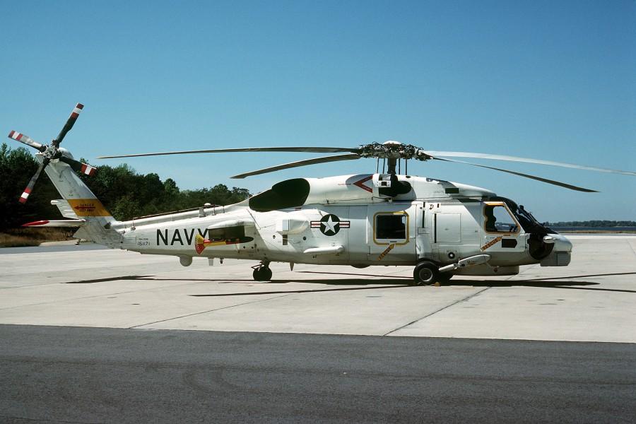 SH-16 Seahawk: O Guerreiro da Marinha do Brasil 4 SH-60B Seahawk na NAS Patuxent River em 1981 No início de 1977, a versão naval foi designada SH-60B Seahawk, apresentando algumas diferenças básicas